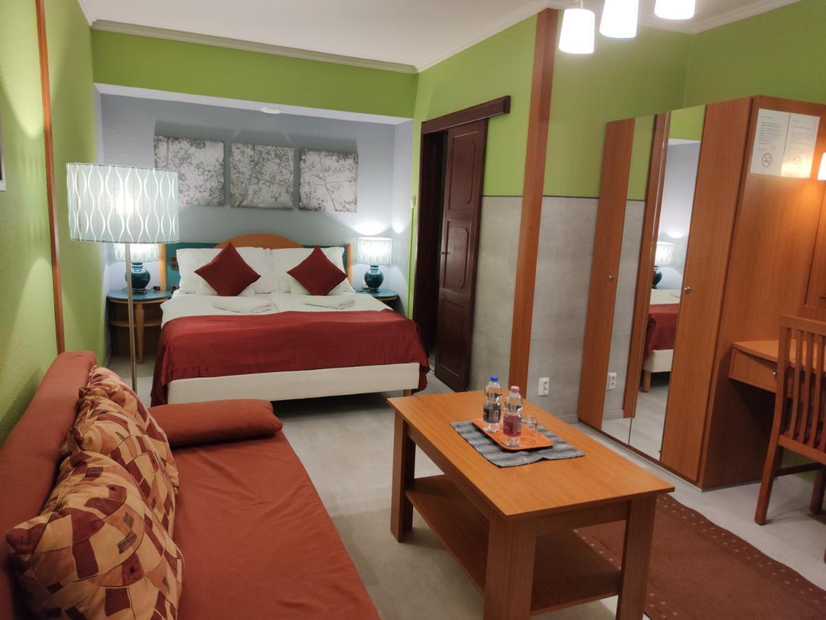 Hotel Oswaldo Budapeşte Dış mekan fotoğraf