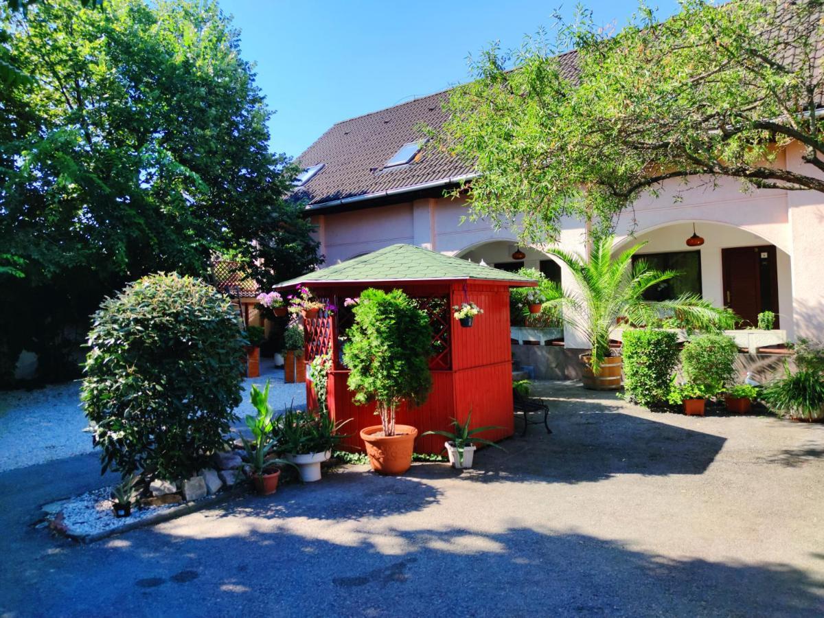 Hotel Oswaldo Budapeşte Dış mekan fotoğraf