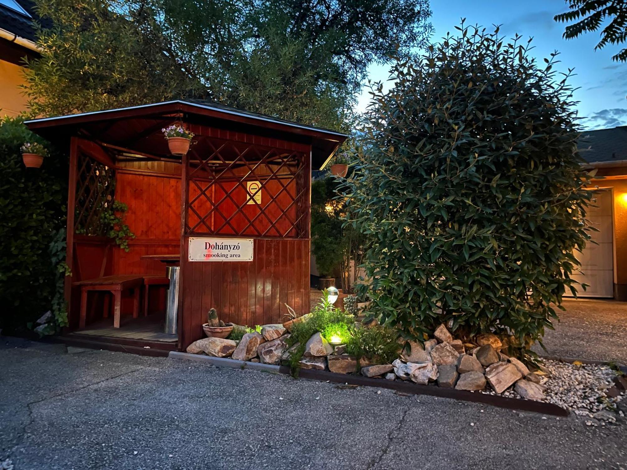 Hotel Oswaldo Budapeşte Dış mekan fotoğraf