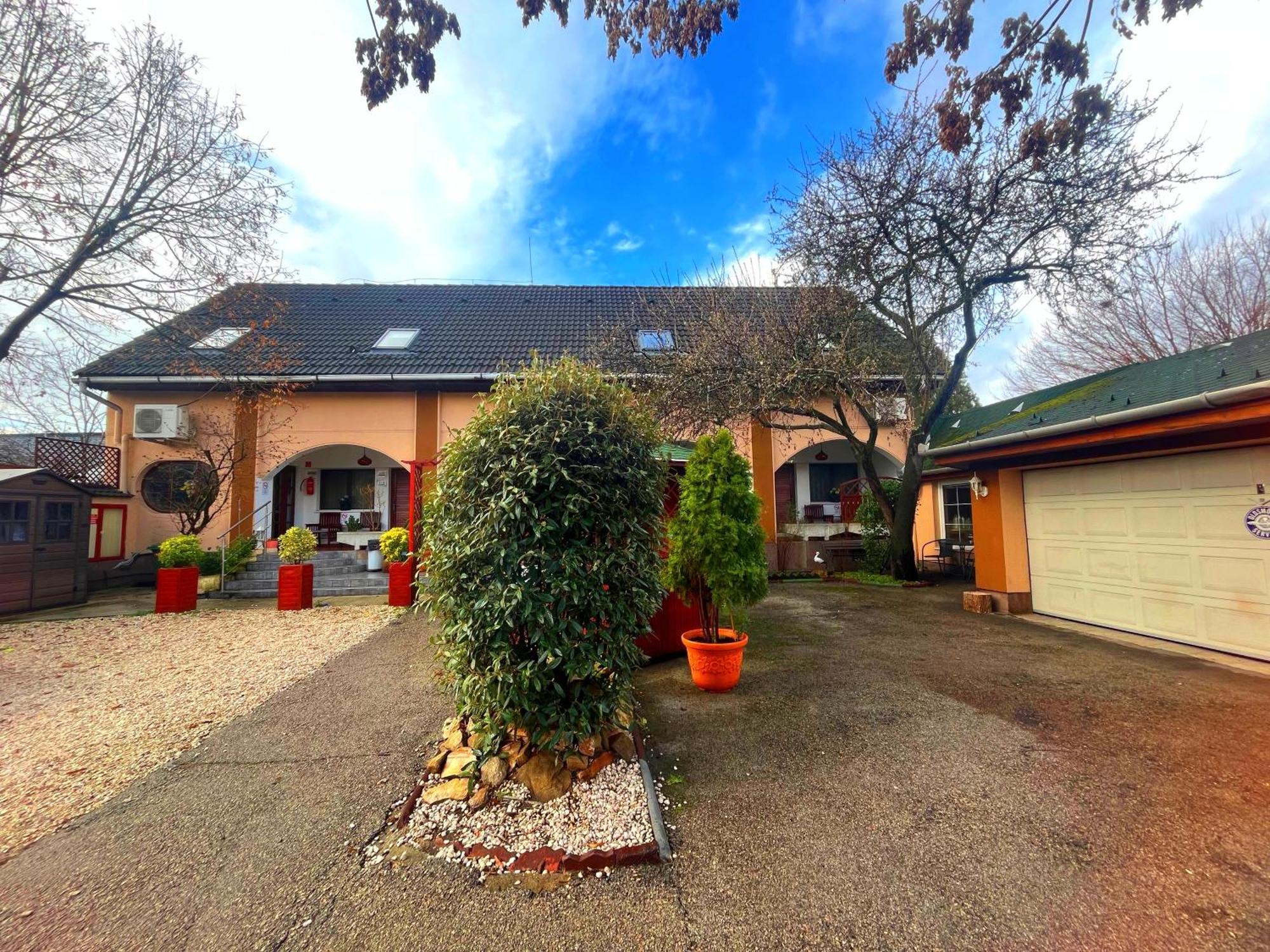 Hotel Oswaldo Budapeşte Dış mekan fotoğraf