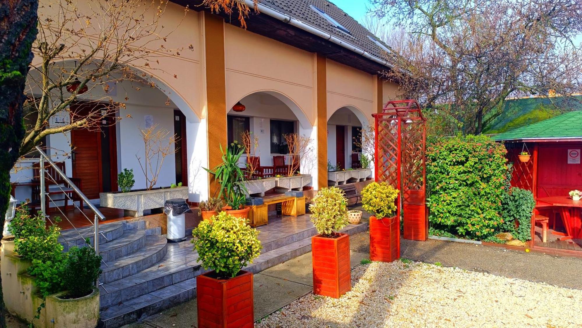Hotel Oswaldo Budapeşte Dış mekan fotoğraf